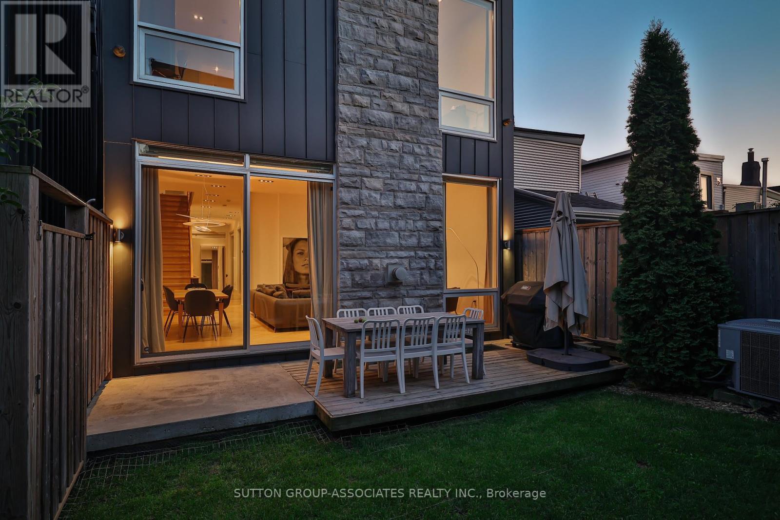 22 Mitchell Avenue, Toronto (Niagara), Ontario  M6J 1B9 - Photo 15 - C12383737