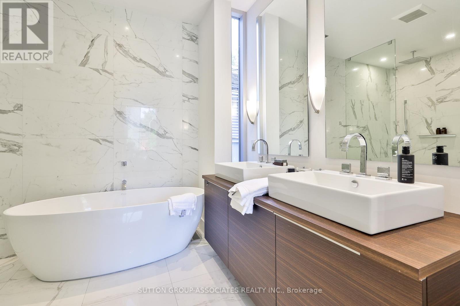 22 Mitchell Avenue, Toronto (Niagara), Ontario  M6J 1B9 - Photo 23 - C12383737