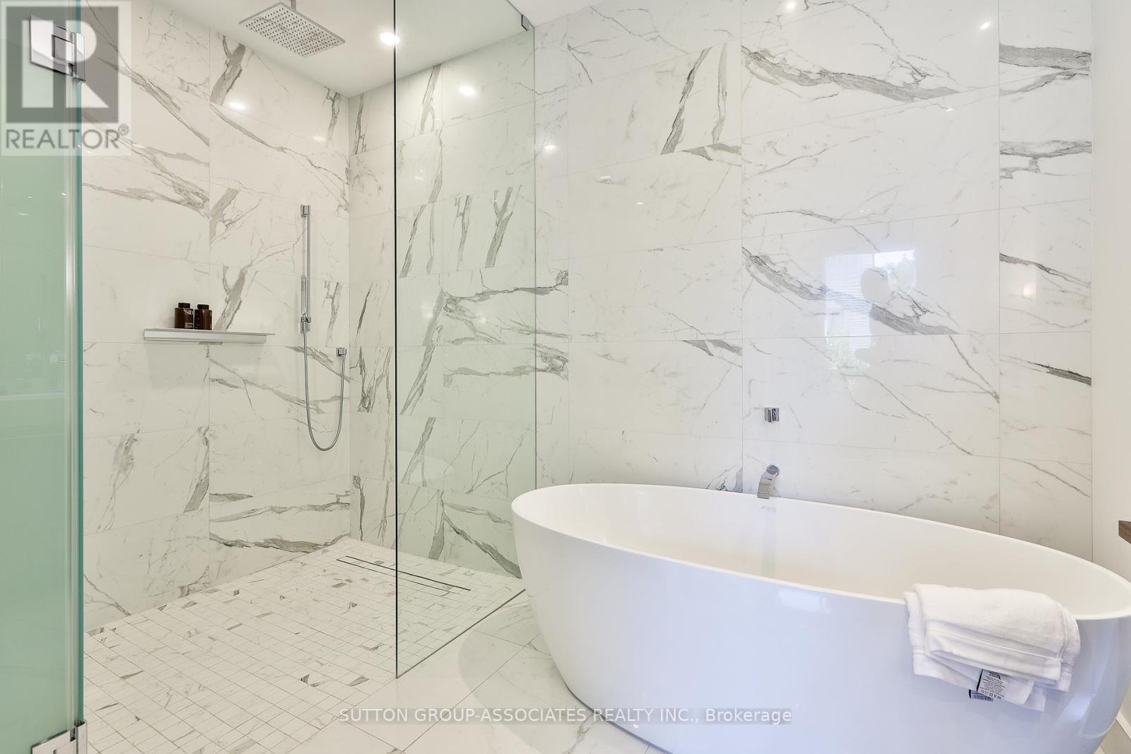 22 Mitchell Avenue, Toronto (Niagara), Ontario  M6J 1B9 - Photo 24 - C12383737