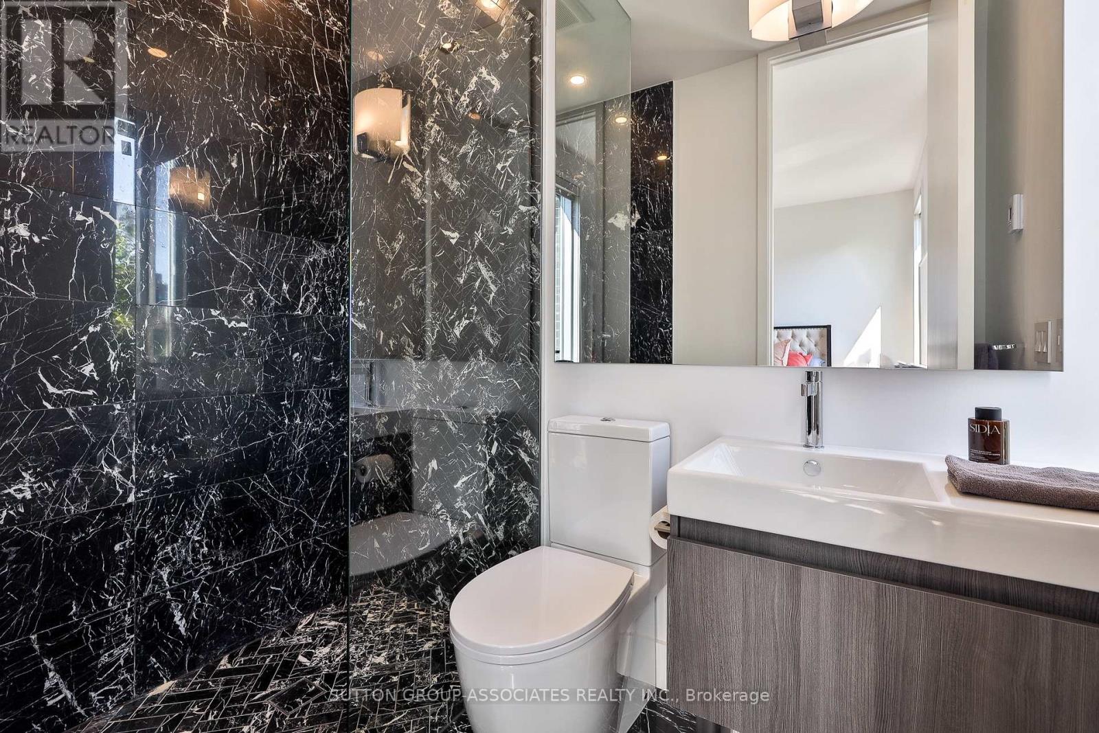 22 Mitchell Avenue, Toronto (Niagara), Ontario  M6J 1B9 - Photo 26 - C12383737