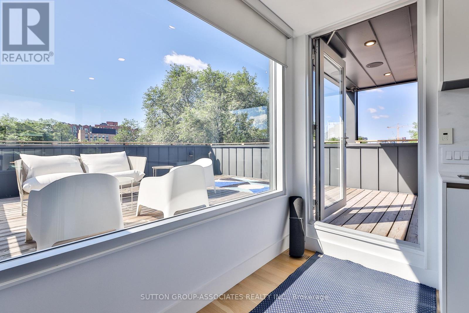 22 Mitchell Avenue, Toronto (Niagara), Ontario  M6J 1B9 - Photo 32 - C12383737