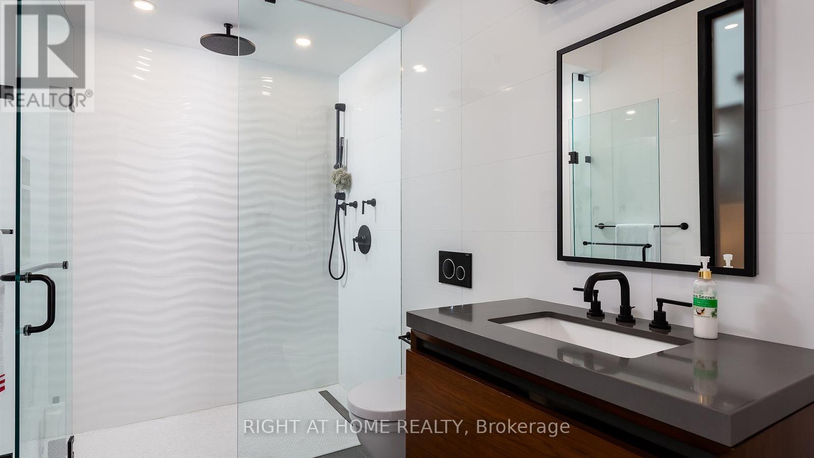 53 Hazelton Avenue, Toronto, Ontario  M5R 2E3 - Photo 36 - C12383770