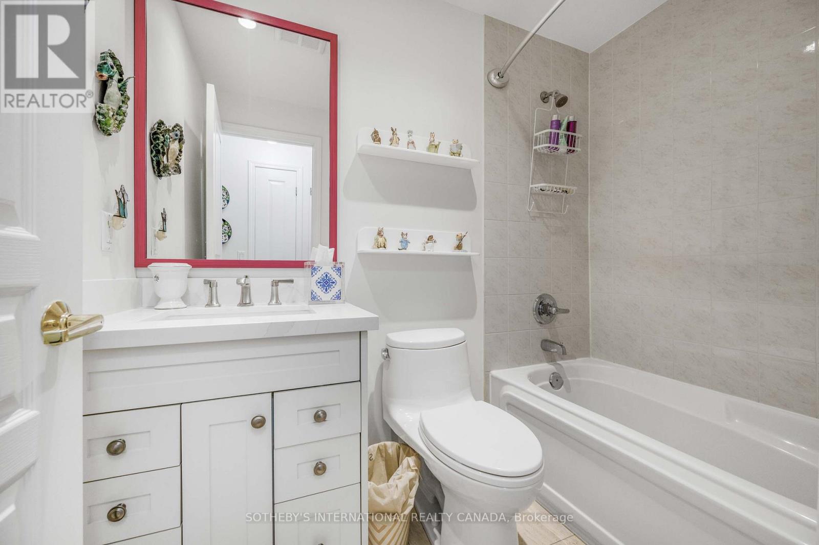 605 - 1 Deer Park Crescent, Toronto (Yonge-St. Clair), Ontario  M4V 3C4 - Photo 18 - C12383809
