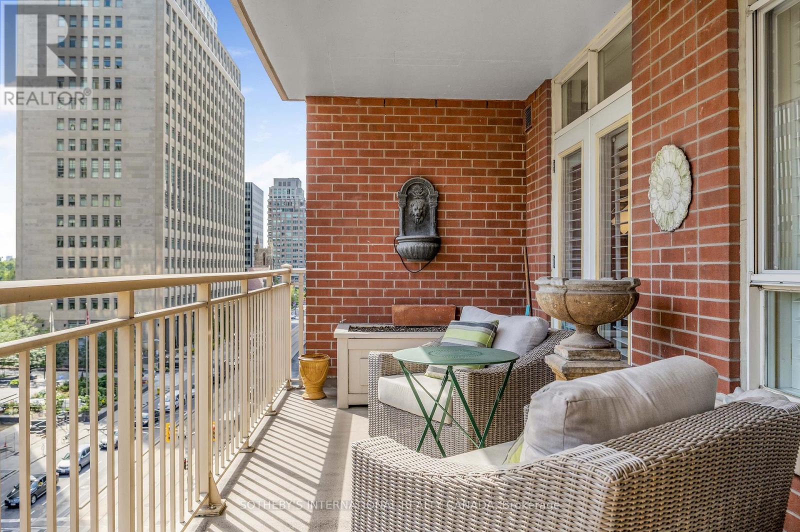 605 - 1 Deer Park Crescent, Toronto (Yonge-St. Clair), Ontario  M4V 3C4 - Photo 20 - C12383809