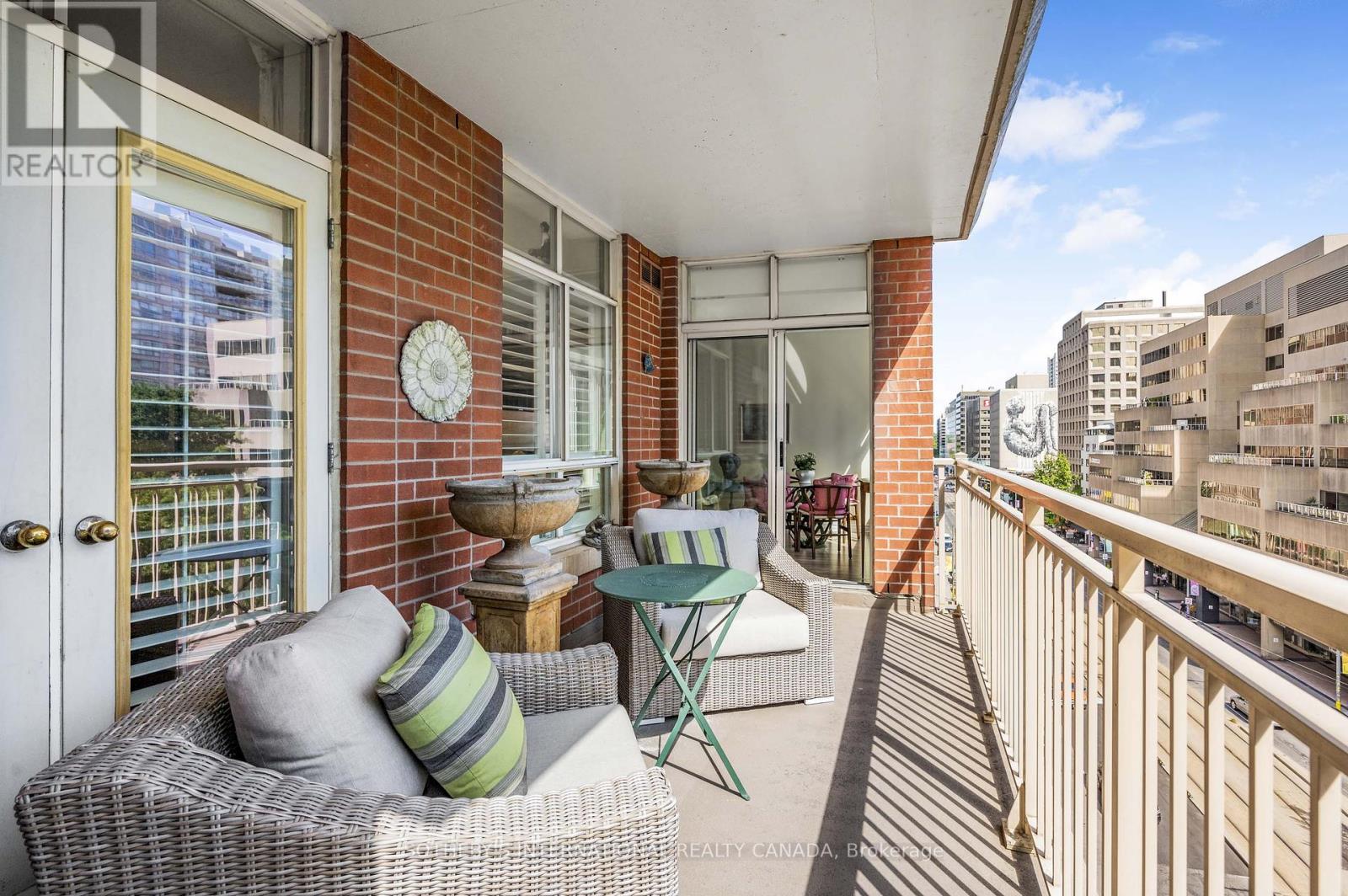 605 - 1 Deer Park Crescent, Toronto (Yonge-St. Clair), Ontario  M4V 3C4 - Photo 21 - C12383809