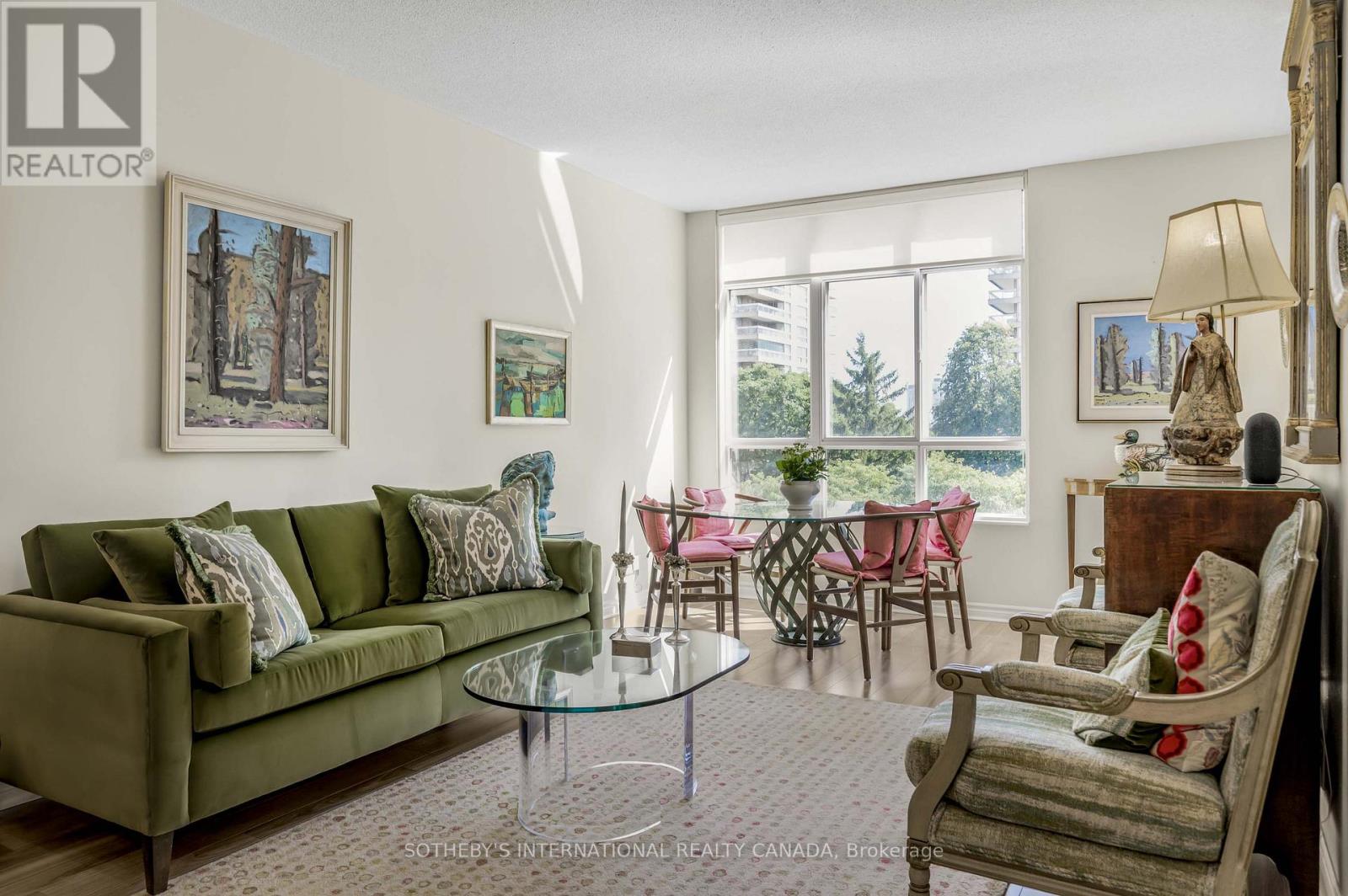605 - 1 Deer Park Crescent, Toronto (Yonge-St. Clair), Ontario  M4V 3C4 - Photo 4 - C12383809