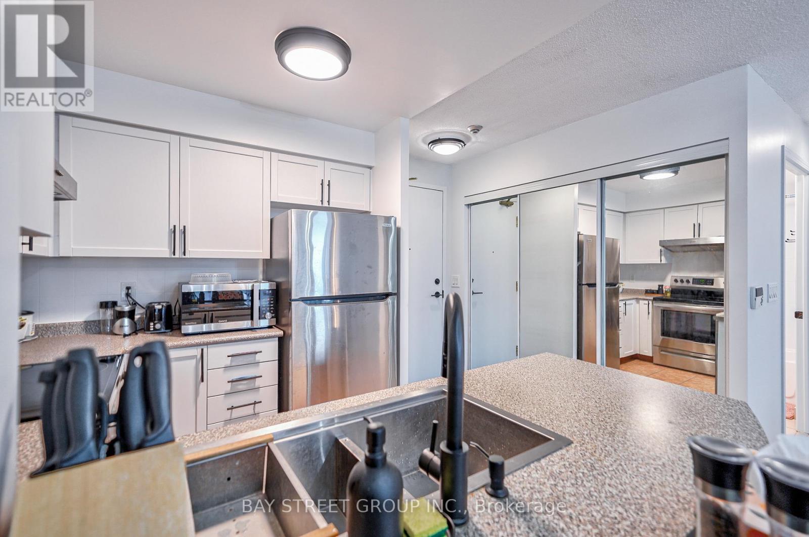 803 - 5500 Yonge Street, Toronto, Ontario  M2N 7L1 - Photo 10 - C12383812