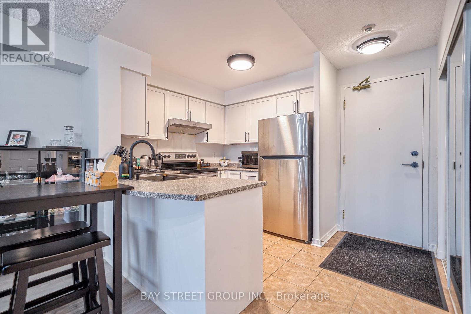 803 - 5500 Yonge Street, Toronto, Ontario  M2N 7L1 - Photo 8 - C12383812