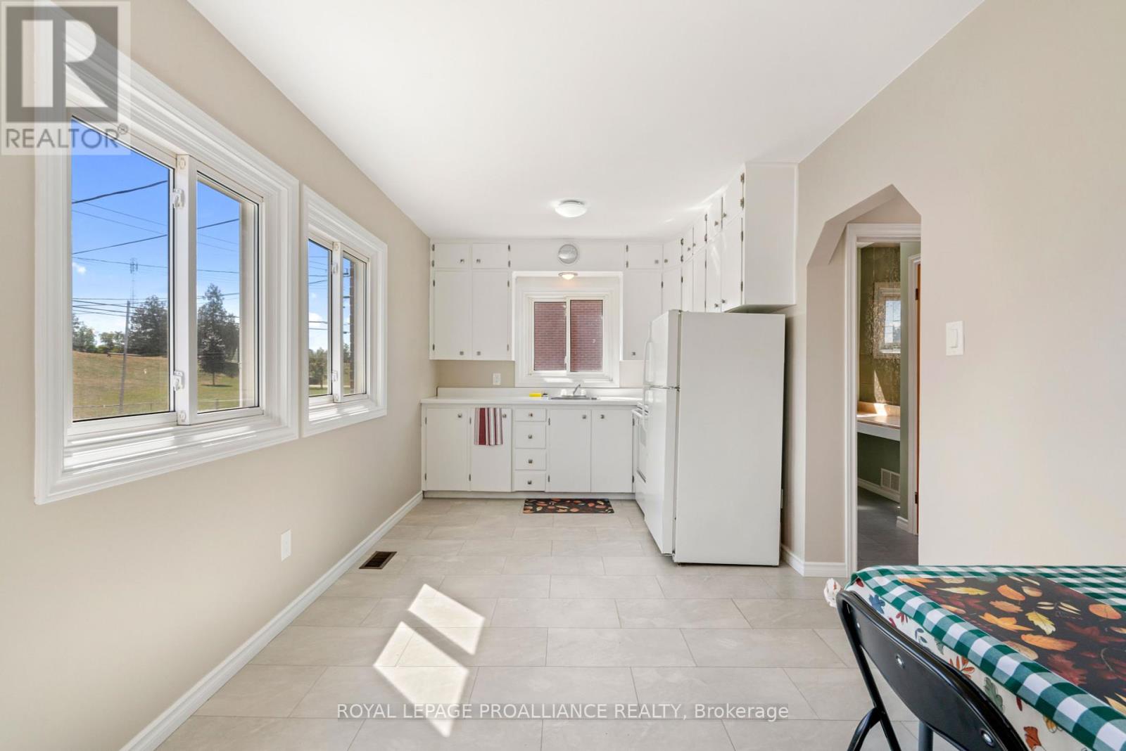 133 Victor Road, Prescott, Ontario  K0E 1T0 - Photo 12 - X12383814