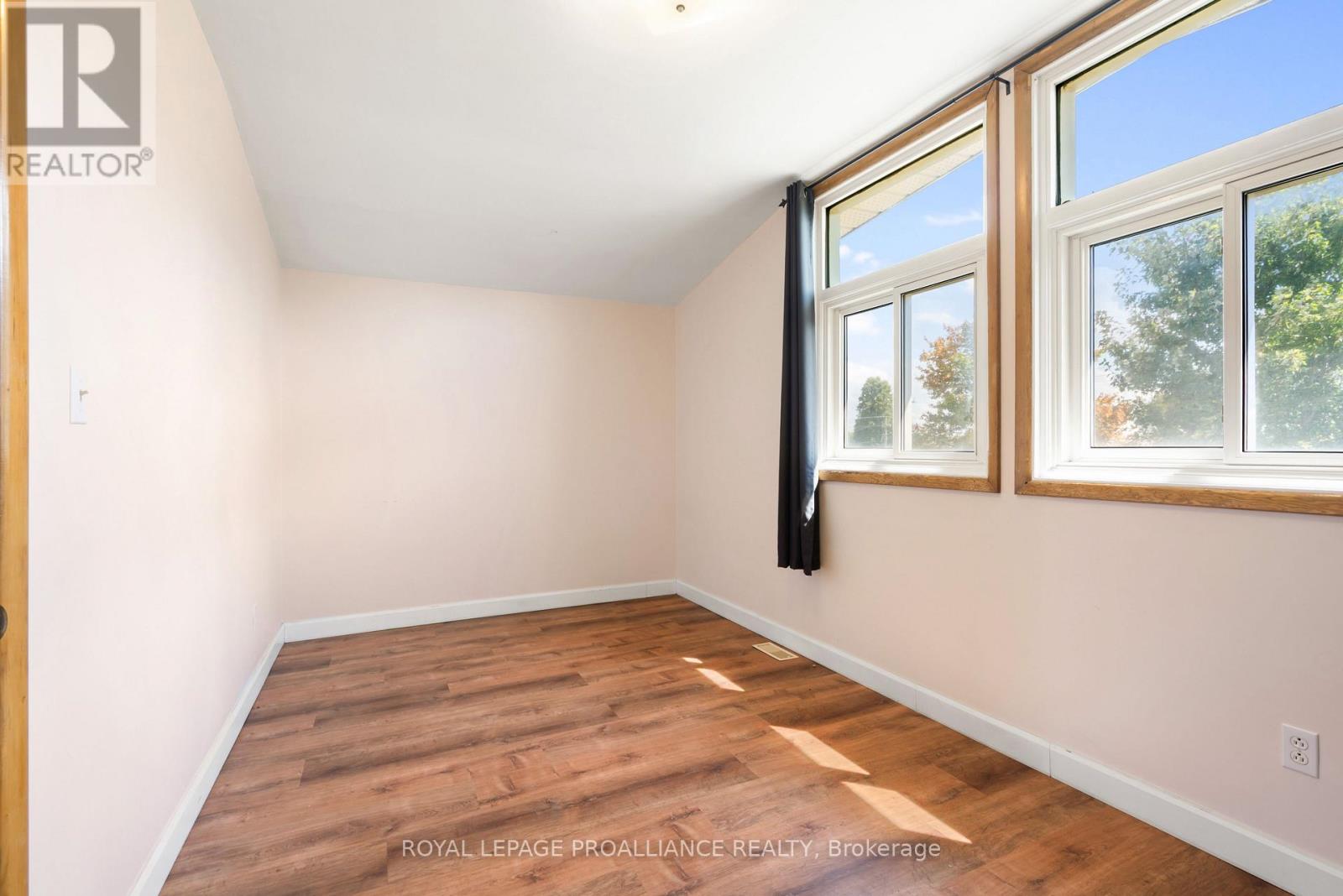 133 Victor Road, Prescott, Ontario  K0E 1T0 - Photo 16 - X12383814