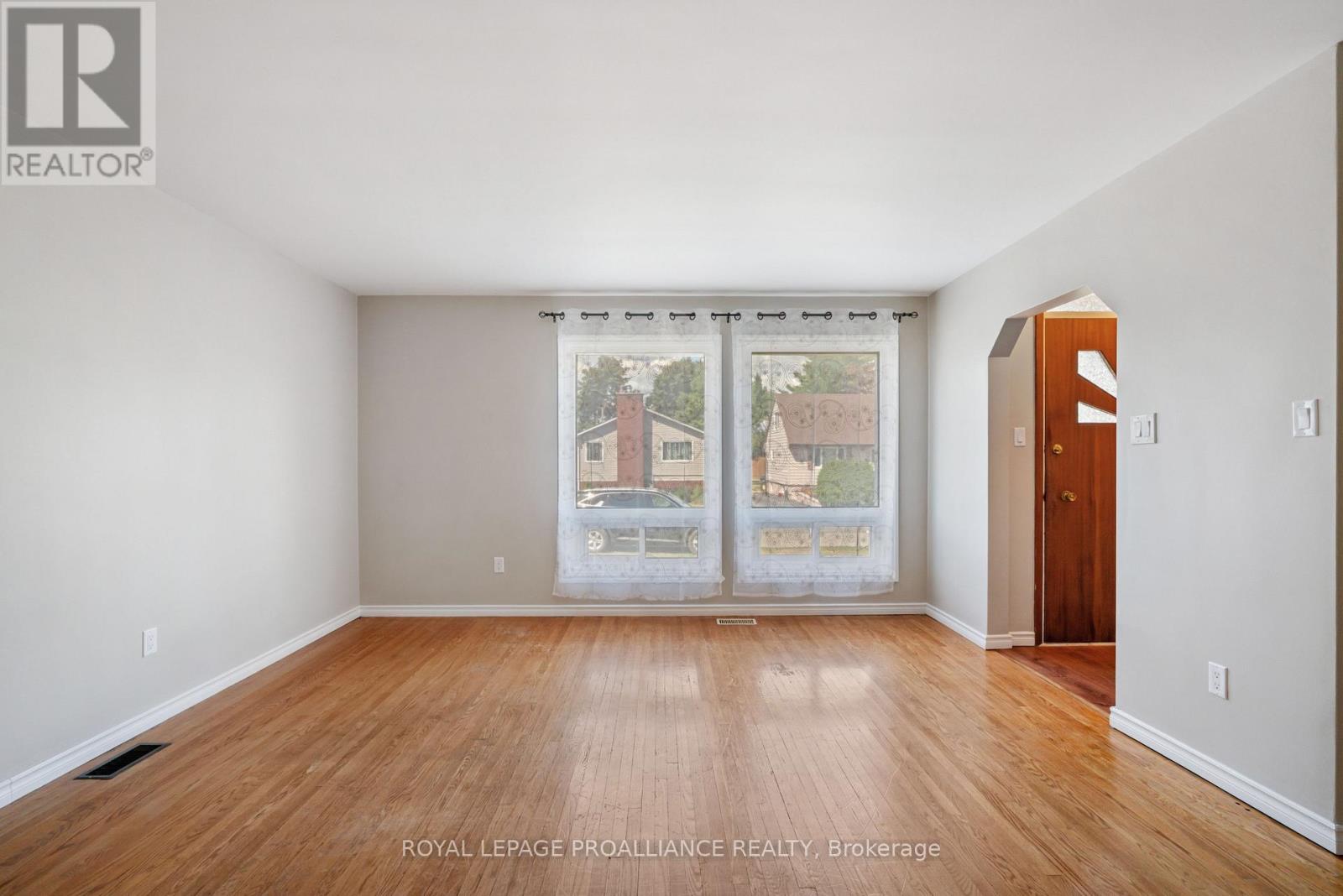 133 Victor Road, Prescott, Ontario  K0E 1T0 - Photo 7 - X12383814