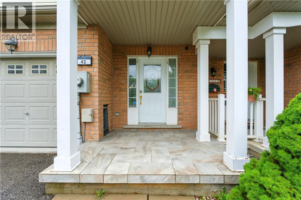42 Chloe Street, St. Catharines, Ontario  L2P 0A5 - Photo 2 - 40765382