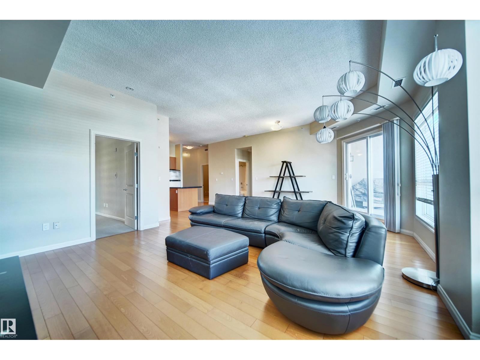#1206 9819 104 St Nw, Edmonton, Alberta  T5K 0Y8 - Photo 2 - E4456292