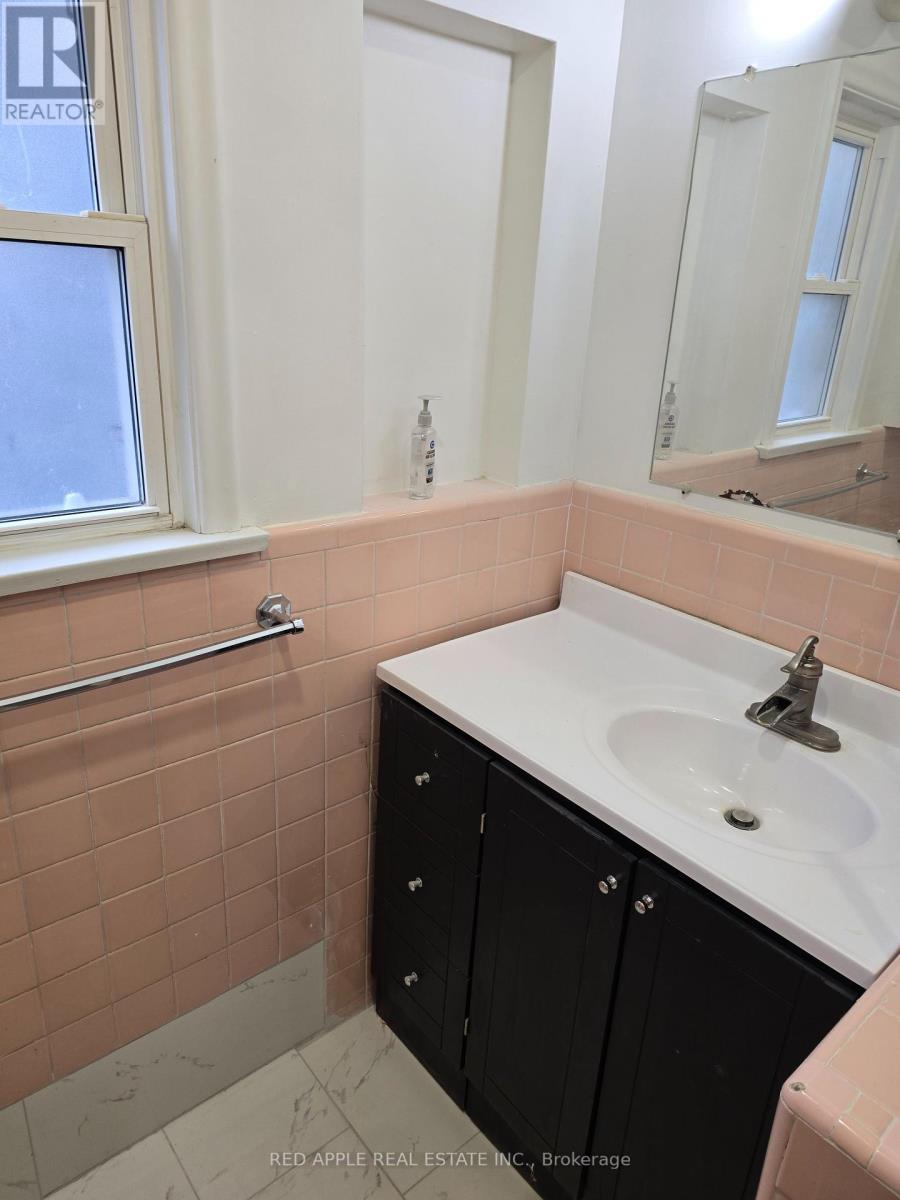 5 Holland Street W, Bradford West Gwillimbury (Bradford), Ontario  L3Z 2A8 - Photo 15 - N12383629