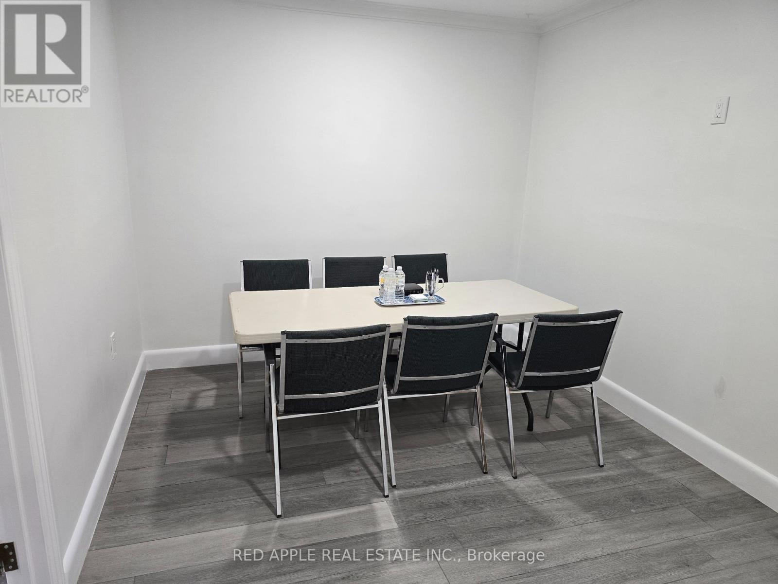5 Holland Street W, Bradford West Gwillimbury (Bradford), Ontario  L3Z 2A8 - Photo 16 - N12383629