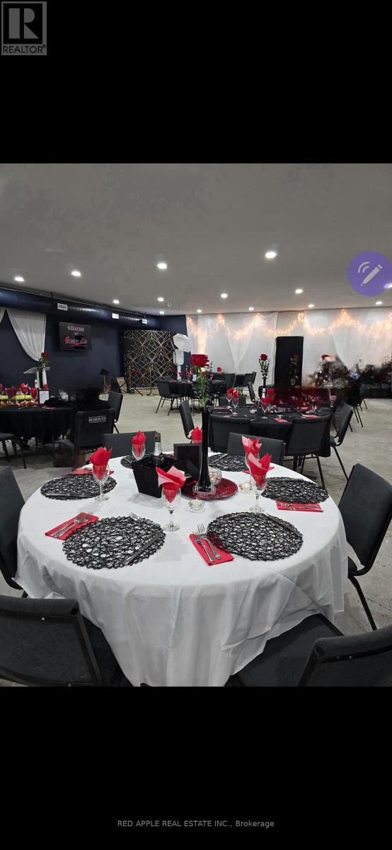 5 Holland Street W, Bradford West Gwillimbury (Bradford), Ontario  L3Z 2A8 - Photo 6 - N12383629