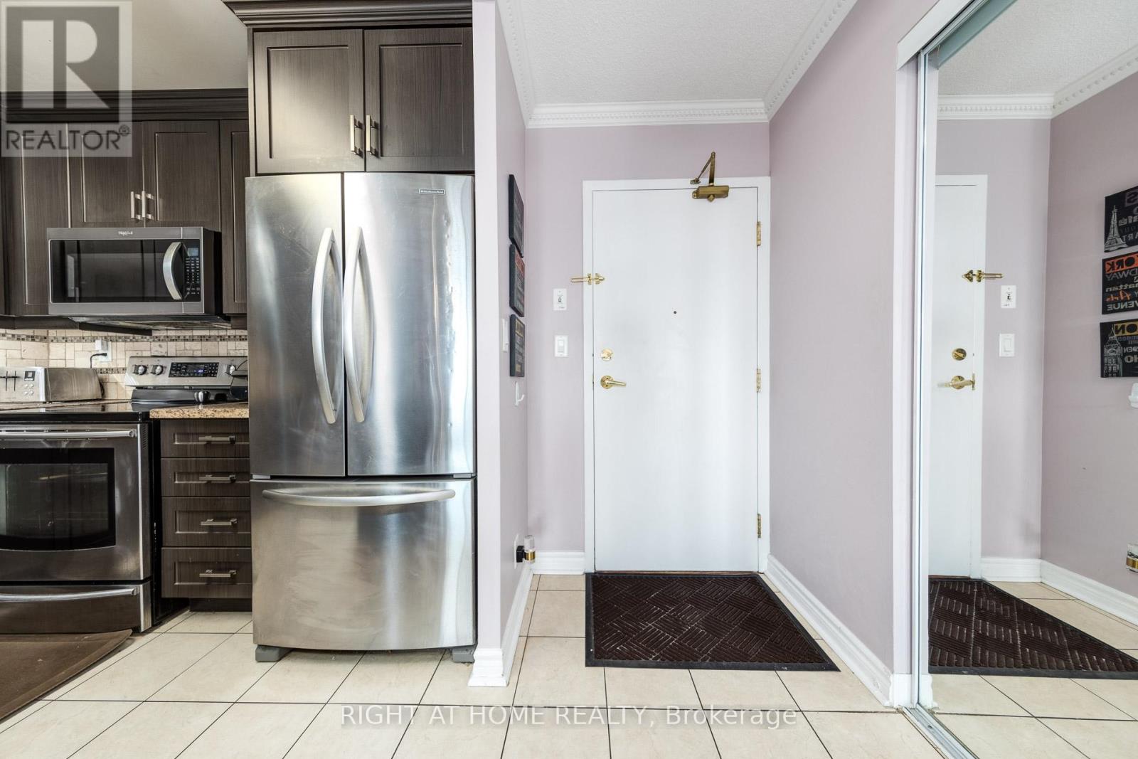 510 - 745 New Westminster Drive, Vaughan (Brownridge), Ontario  L4J 8J9 - Photo 2 - N12383657