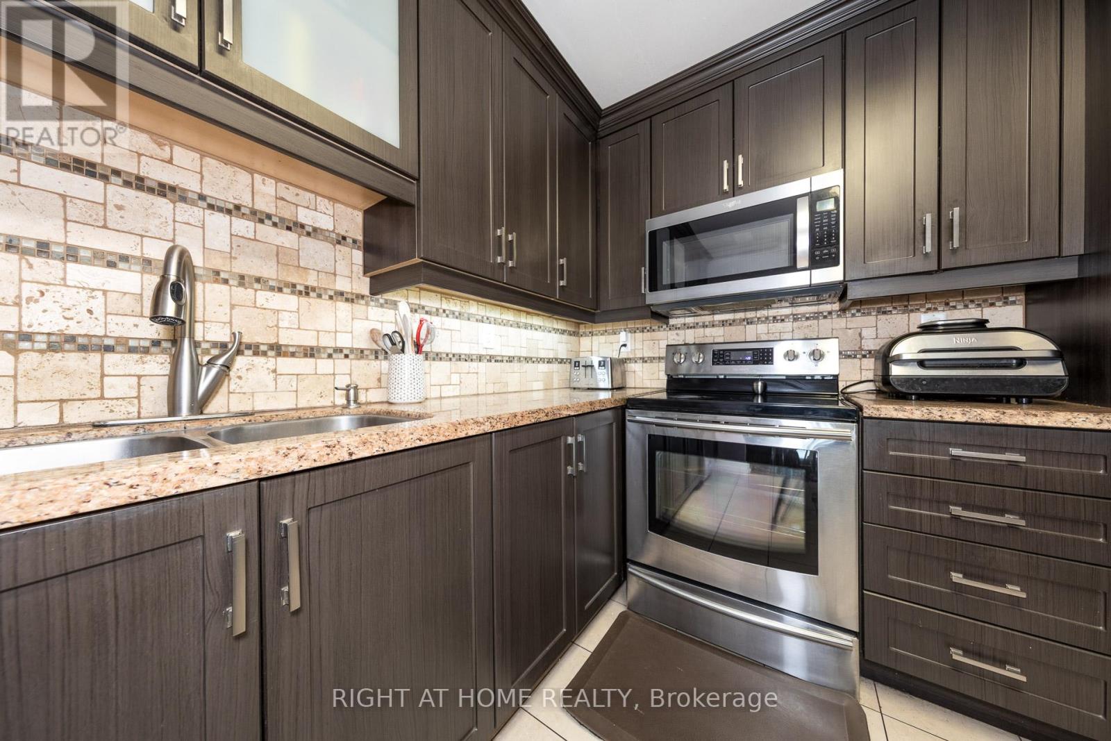 510 - 745 New Westminster Drive, Vaughan (Brownridge), Ontario  L4J 8J9 - Photo 6 - N12383657