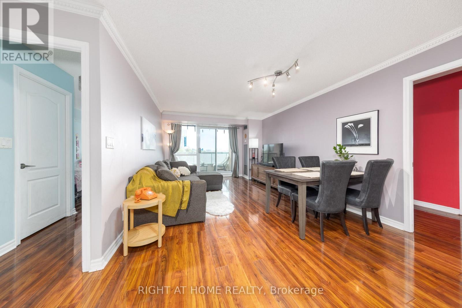 510 - 745 New Westminster Drive, Vaughan (Brownridge), Ontario  L4J 8J9 - Photo 8 - N12383657