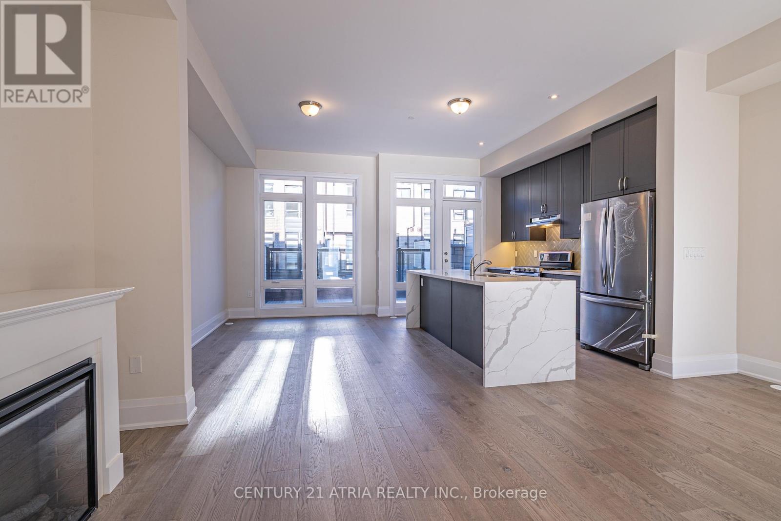 42 Ingersoll Lane, Richmond Hill, Ontario  L4E 1G9 - Photo 4 - N12383749