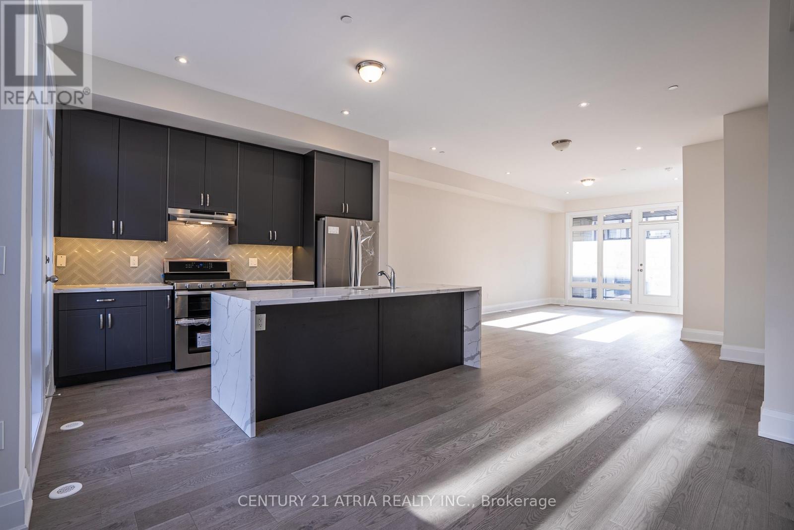 42 Ingersoll Lane, Richmond Hill, Ontario  L4E 1G9 - Photo 6 - N12383749