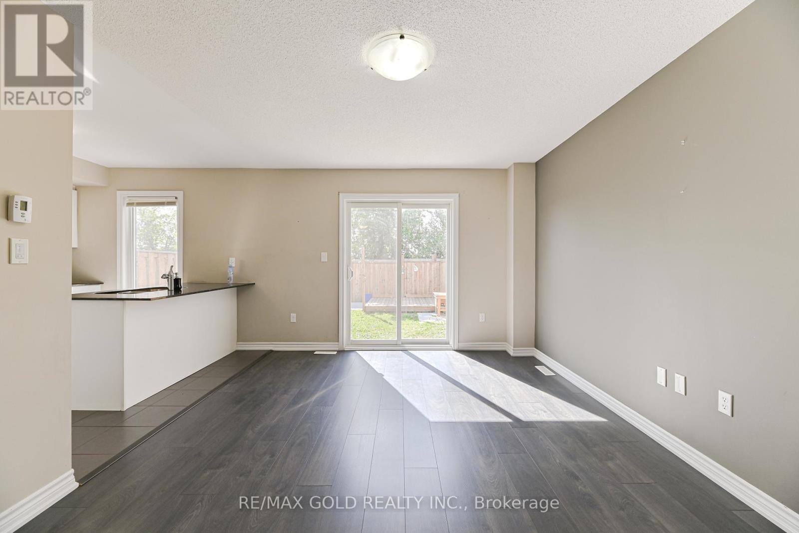 72 Brown Bear Street, Barrie, Ontario  L9J 0H8 - Photo 13 - S12383744