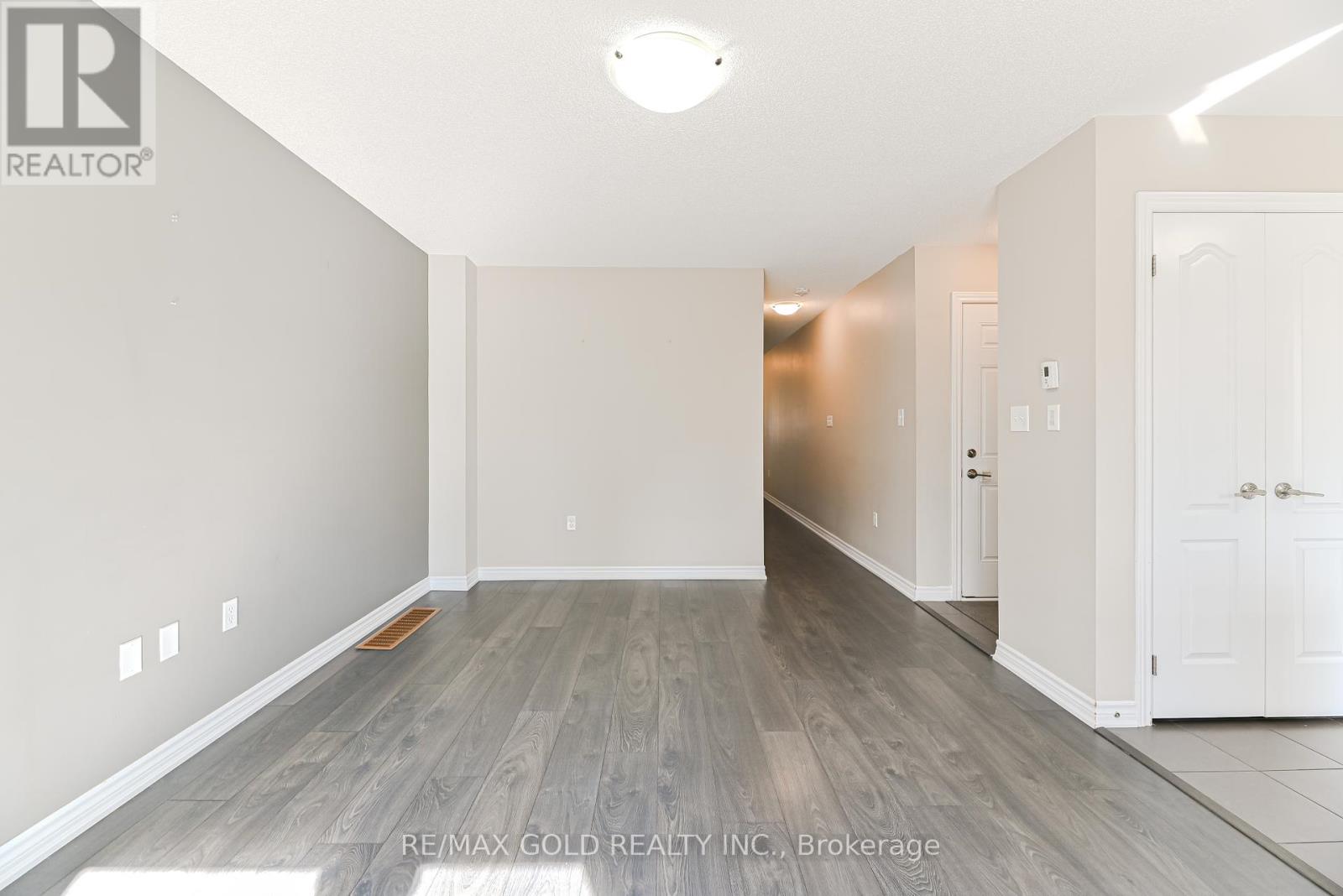 72 Brown Bear Street, Barrie, Ontario  L9J 0H8 - Photo 14 - S12383744