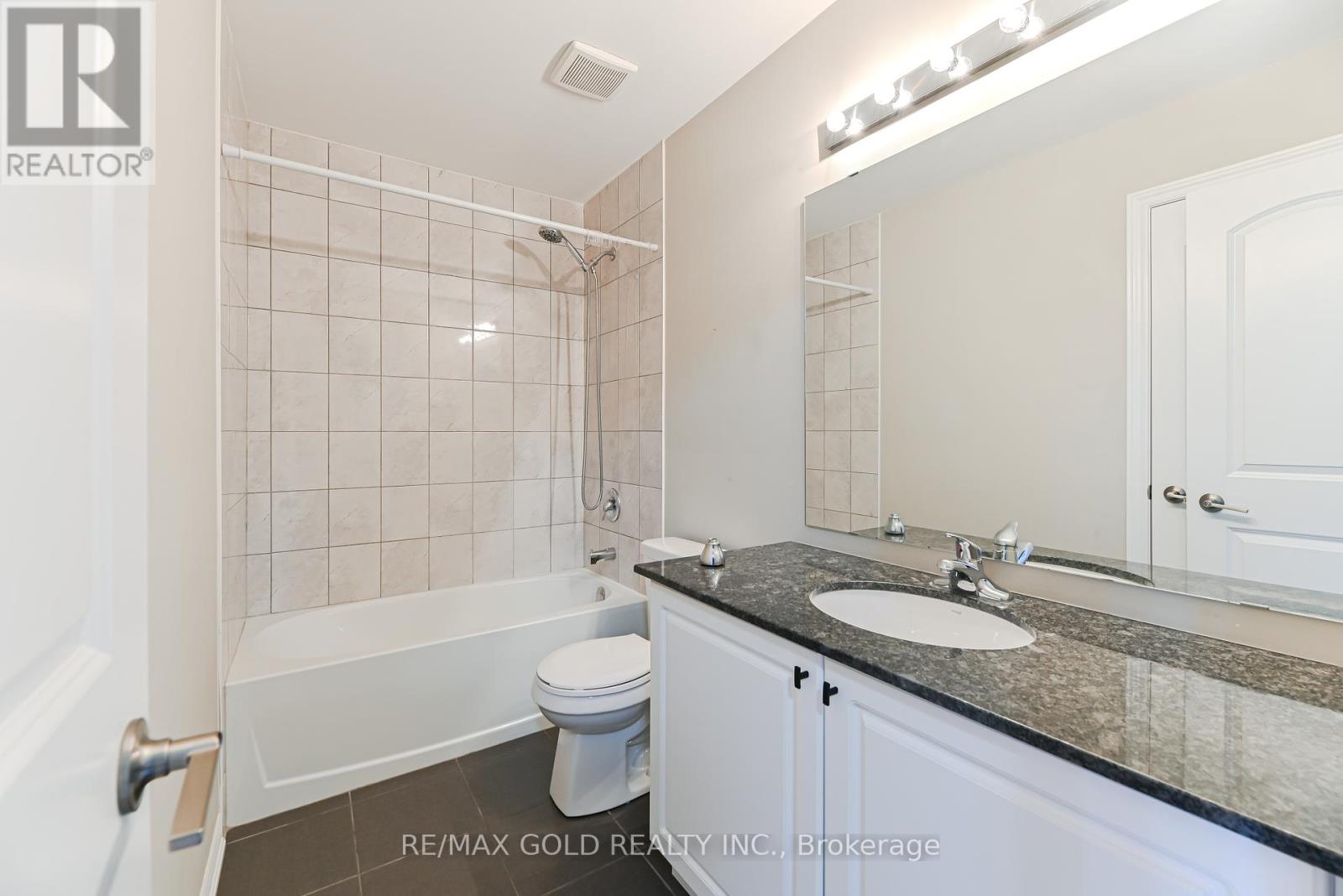 72 Brown Bear Street, Barrie, Ontario  L9J 0H8 - Photo 33 - S12383744