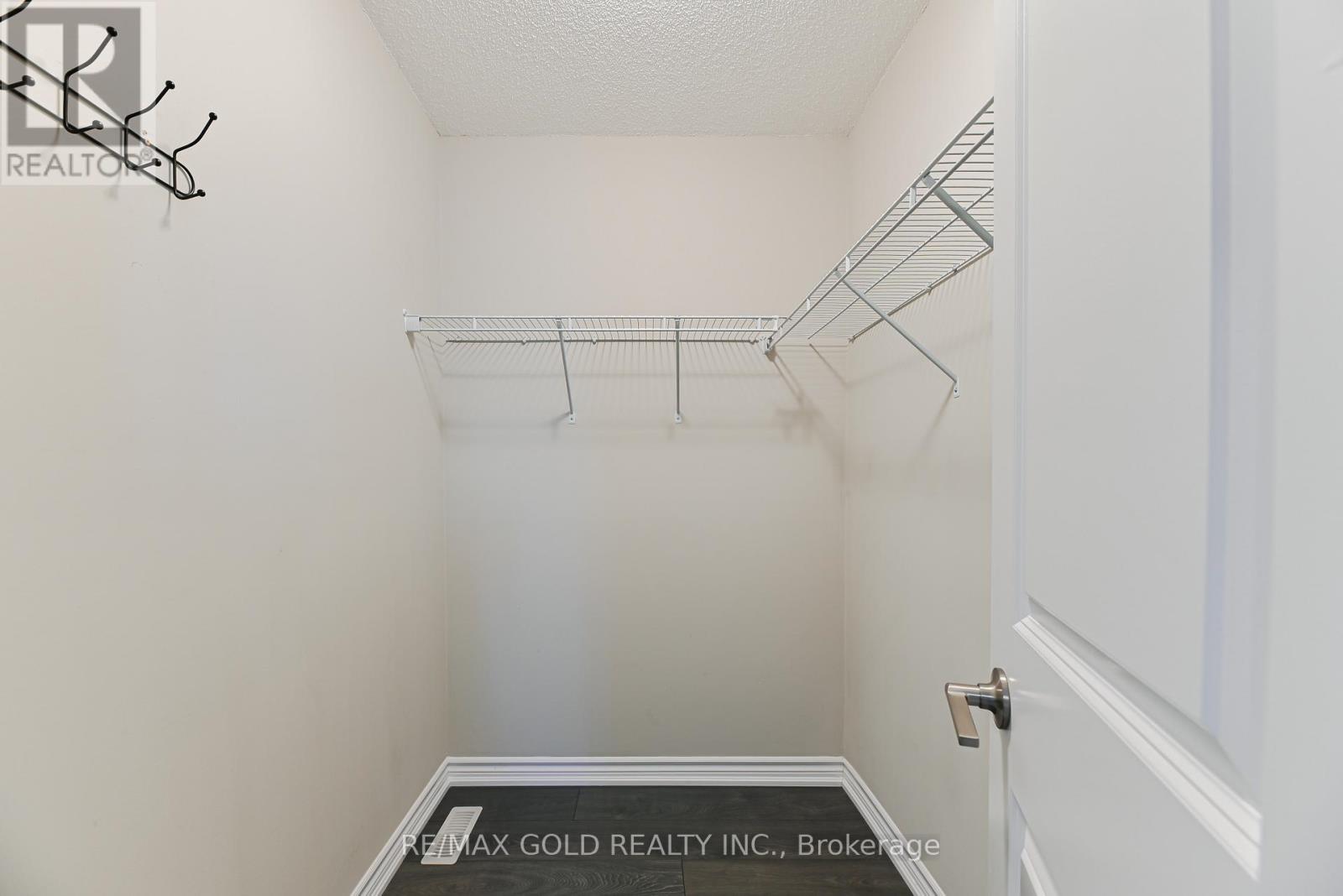 72 Brown Bear Street, Barrie, Ontario  L9J 0H8 - Photo 34 - S12383744