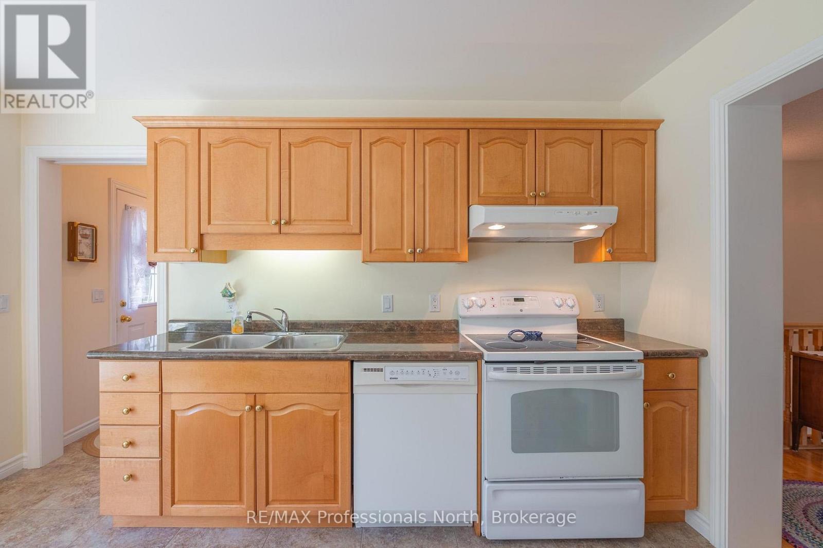 137 Somerville 11th Concession, Kawartha Lakes, Ontario  K0M 1C0 - Photo 15 - X12383543