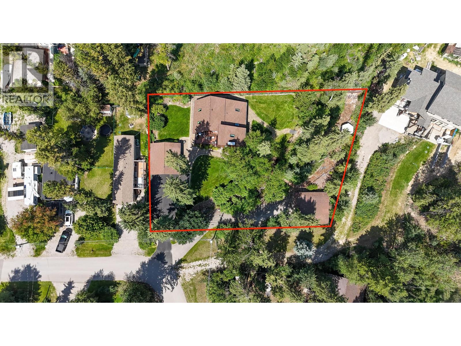 4725 Copper Crescent, Windermere, British Columbia  V0B 2L2 - Photo 4 - 10358161