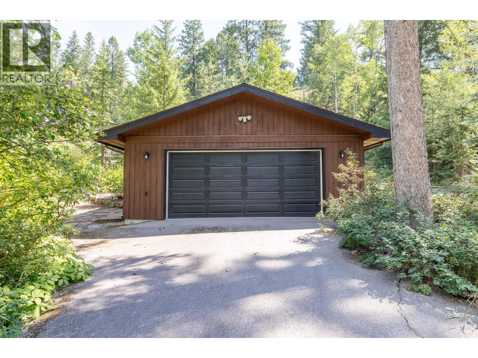4725 Copper Crescent, Windermere, British Columbia  V0B 2L2 - Photo 7 - 10358161