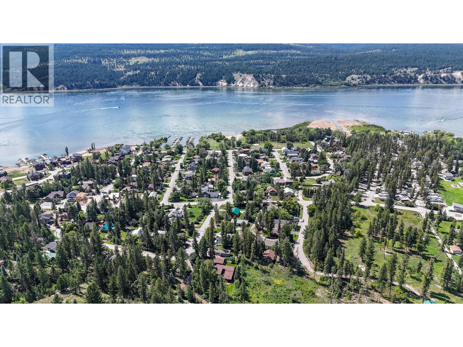 4725 Copper Crescent, Windermere, British Columbia  V0B 2L2 - Photo 3 - 10358161