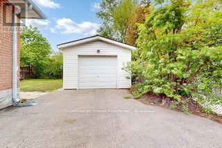 2335 Bostock Crescent, Mississauga (Clarkson), Ontario  L5J 3S8 - Photo 22 - W12383616