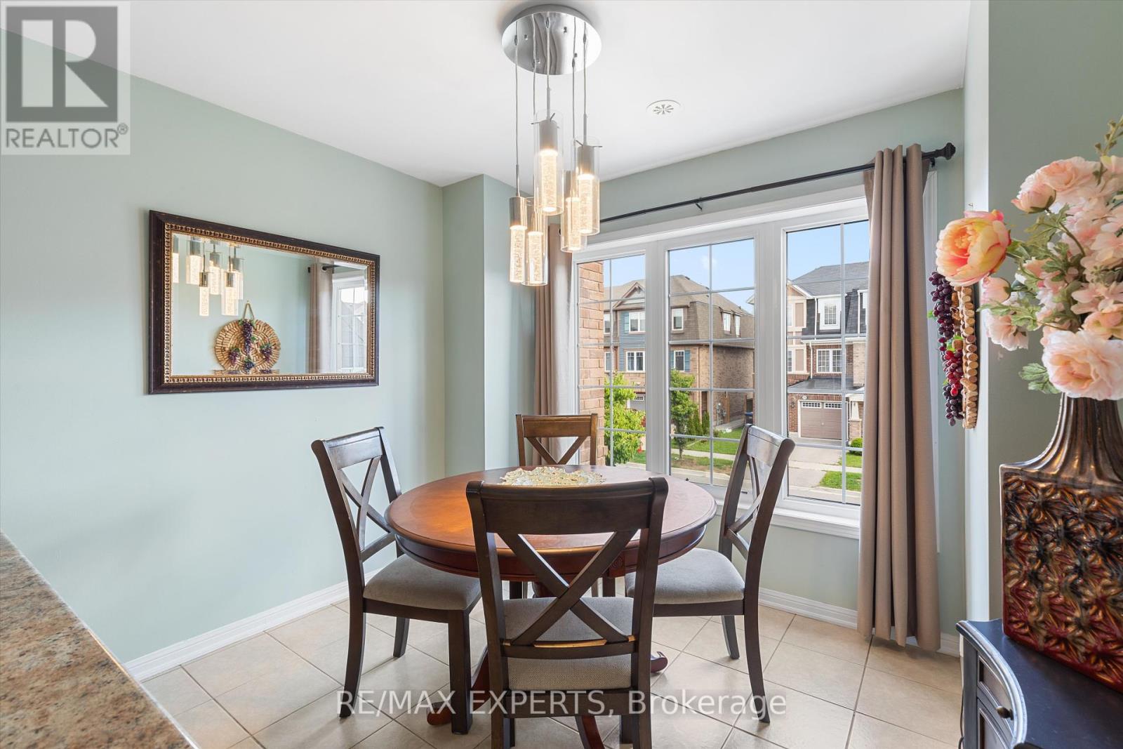 84 Vanhorne Close, Brampton (Brampton West), Ontario  L7A 0X9 - Photo 10 - W12383647