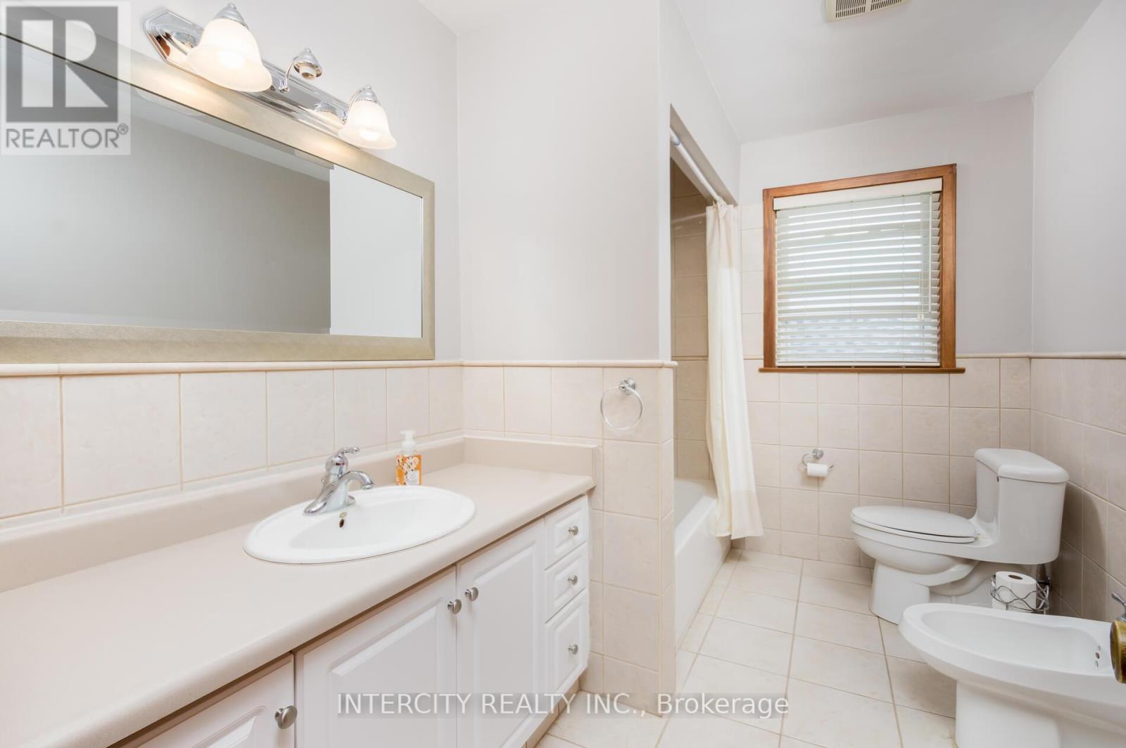 852 Glencairn Avenue, Toronto, Ontario  M6B 2A5 - Photo 21 - W12383659