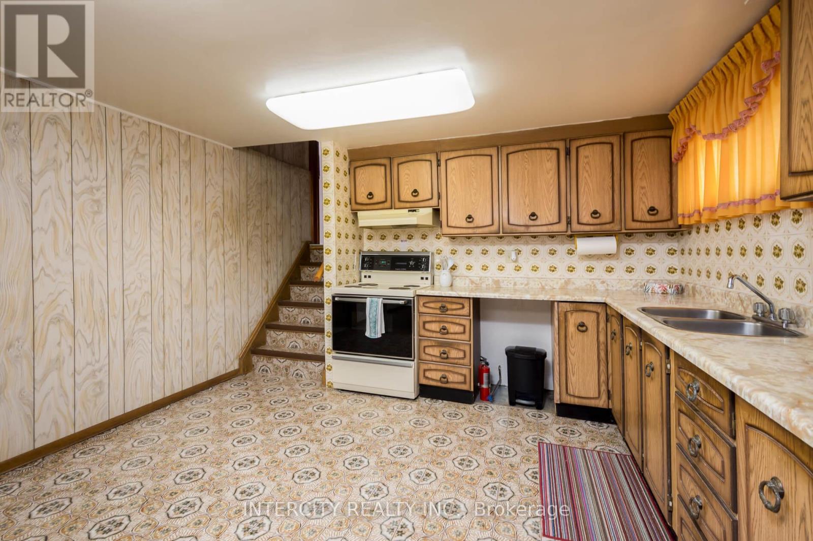 852 Glencairn Avenue, Toronto, Ontario  M6B 2A5 - Photo 31 - W12383659