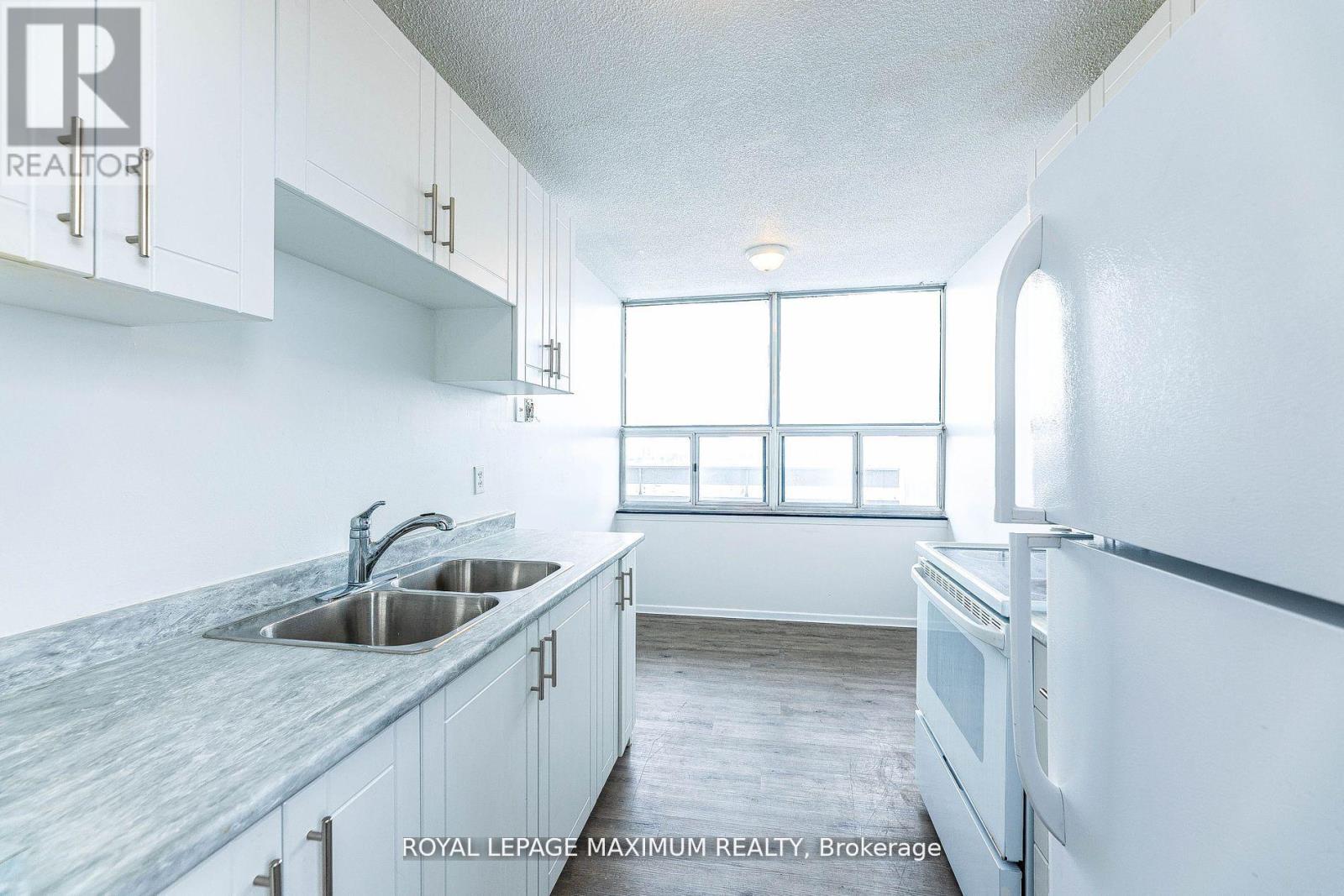 1912 - 15 Kensington Road, Brampton (Queen Street Corridor), Ontario  L6T 3W2 - Photo 7 - W12383676