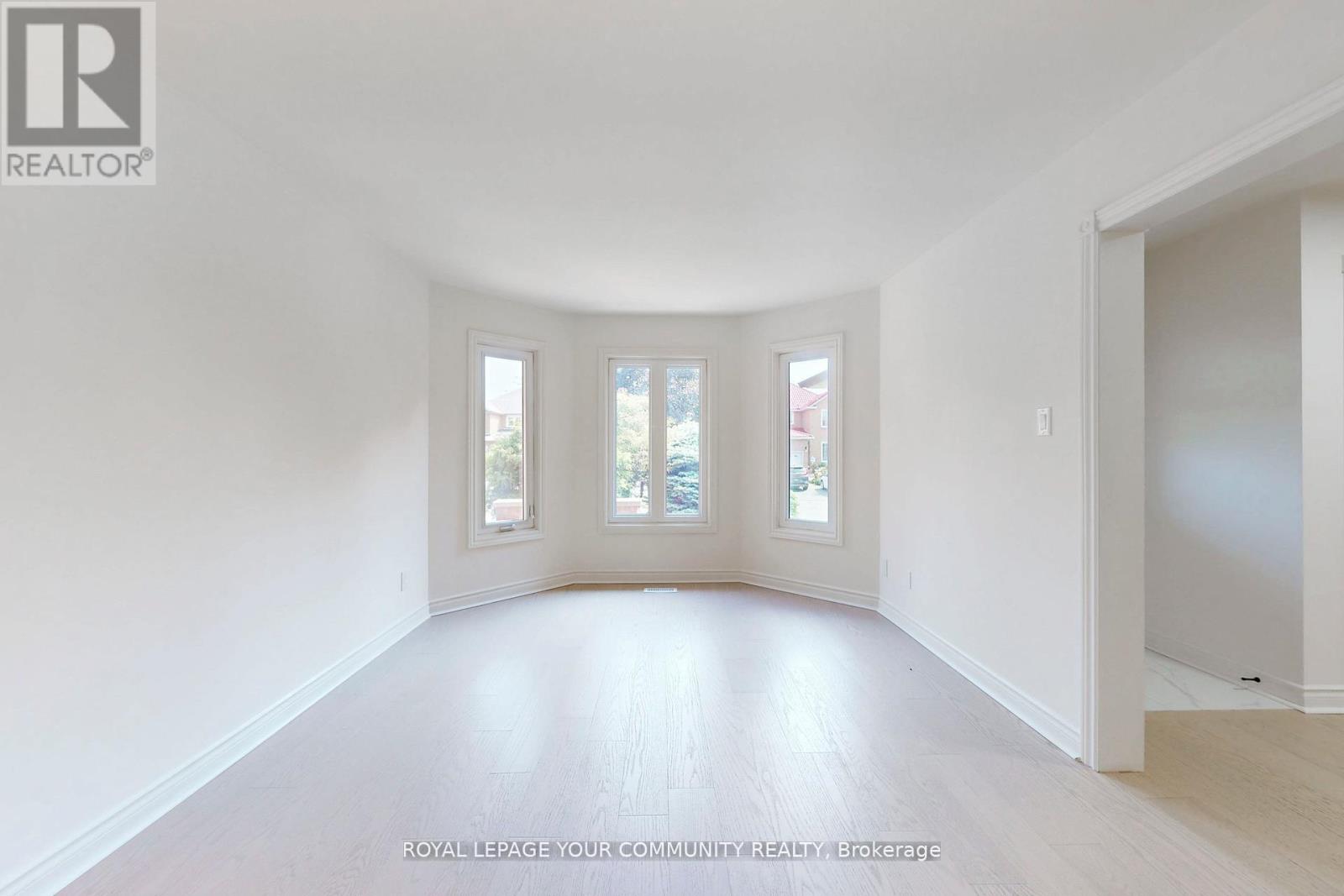 5158 Sundial Court, Mississauga (Hurontario), Ontario  L5R 2S9 - Photo 17 - W12383677
