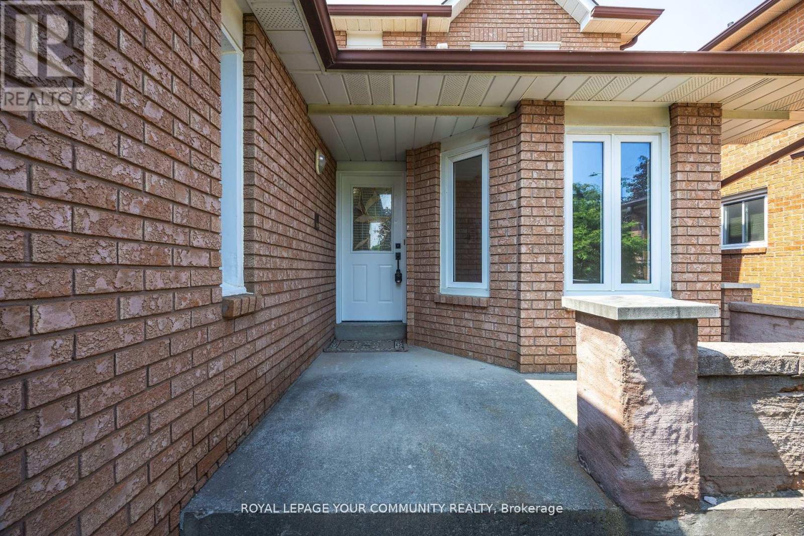 5158 Sundial Court, Mississauga (Hurontario), Ontario  L5R 2S9 - Photo 2 - W12383677