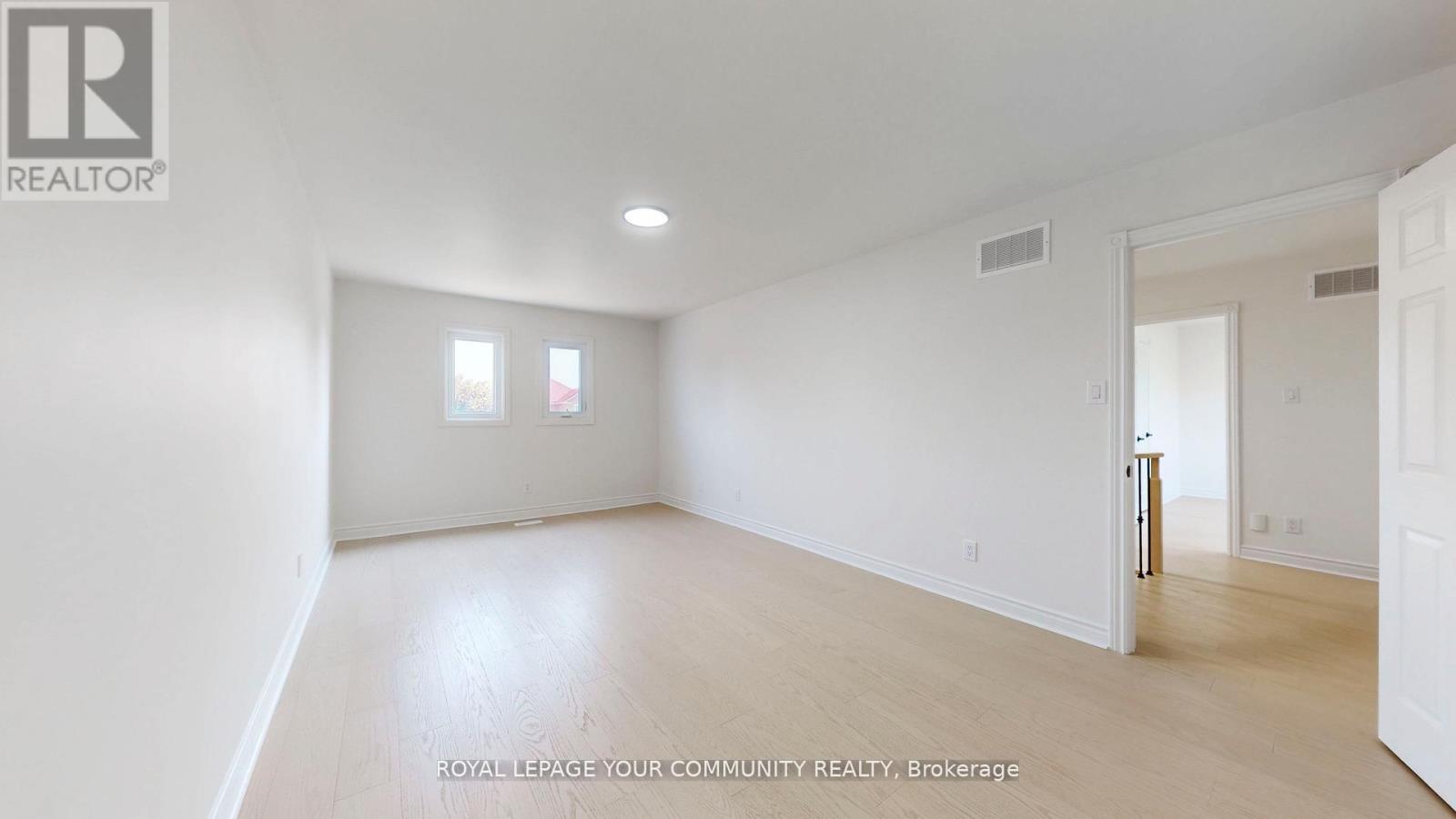 5158 Sundial Court, Mississauga (Hurontario), Ontario  L5R 2S9 - Photo 22 - W12383677