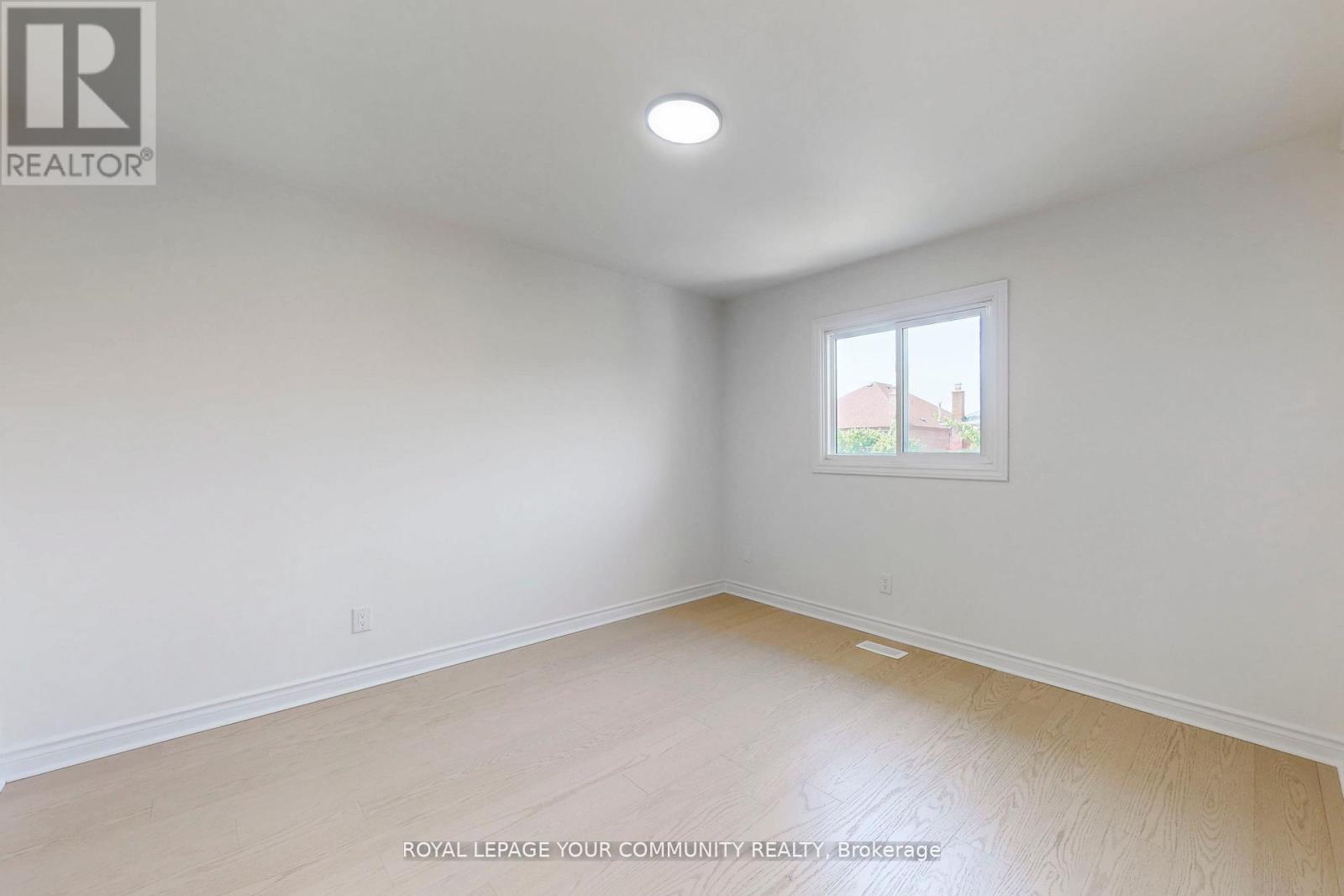 5158 Sundial Court, Mississauga (Hurontario), Ontario  L5R 2S9 - Photo 28 - W12383677