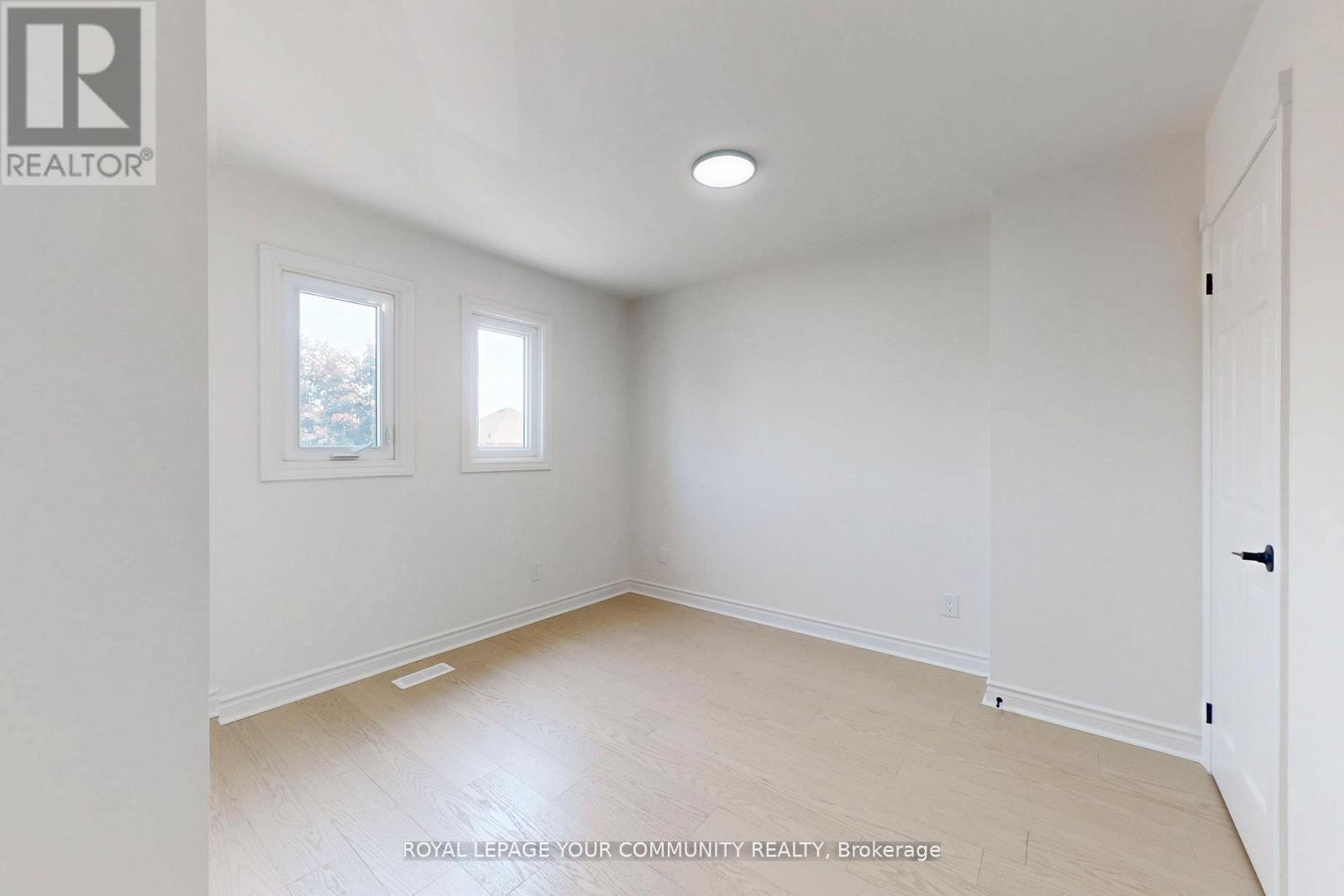 5158 Sundial Court, Mississauga (Hurontario), Ontario  L5R 2S9 - Photo 31 - W12383677