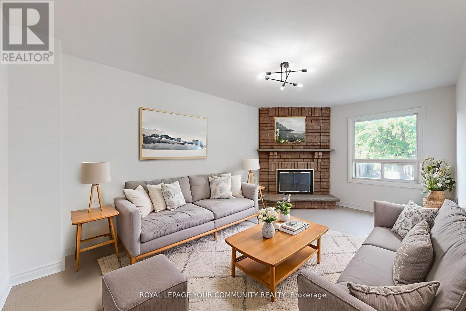 5158 Sundial Court, Mississauga (Hurontario), Ontario  L5R 2S9 - Photo 7 - W12383677