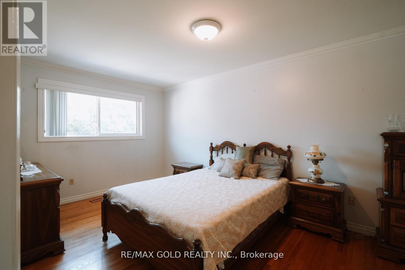 44 Chatsworth Drive, Brampton, Ontario  L6X 2L9 - Photo 21 - W12383686
