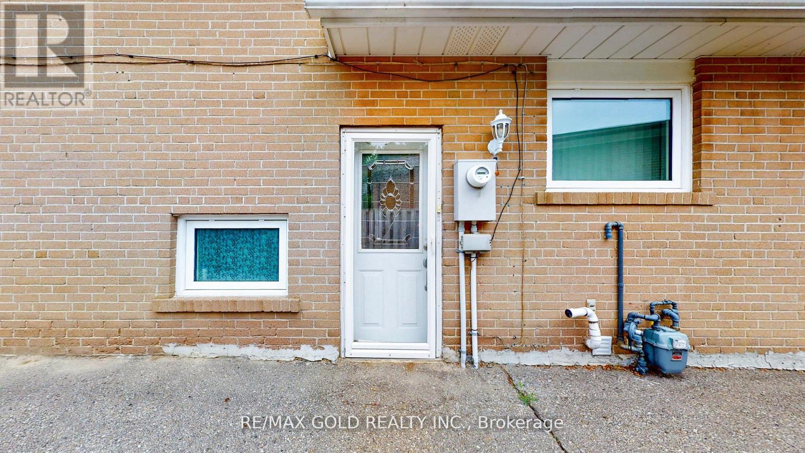 44 Chatsworth Drive, Brampton, Ontario  L6X 2L9 - Photo 31 - W12383686