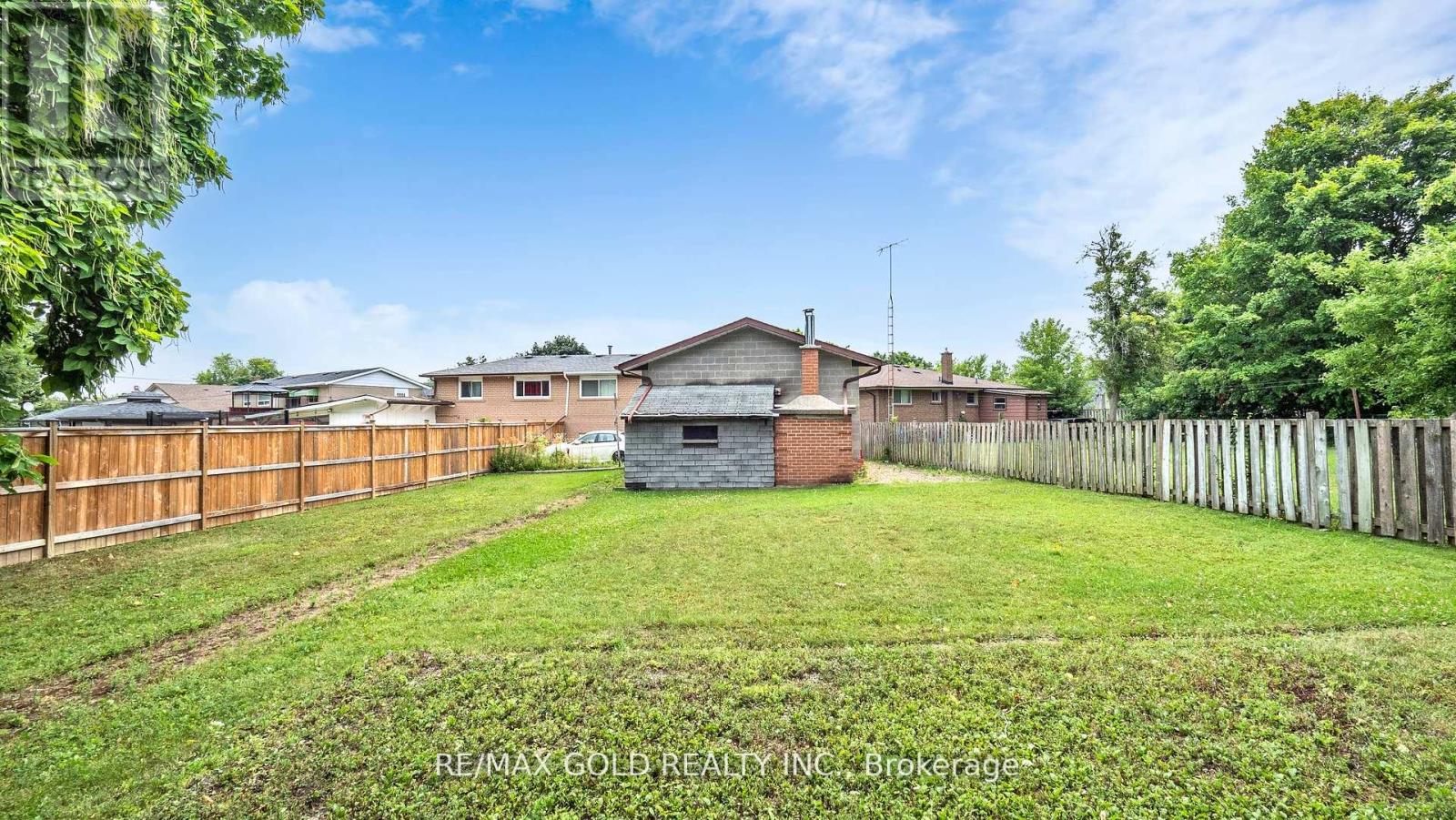 44 Chatsworth Drive, Brampton, Ontario  L6X 2L9 - Photo 33 - W12383686
