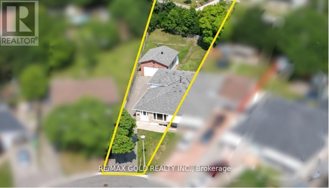 44 Chatsworth Drive, Brampton, Ontario  L6X 2L9 - Photo 5 - W12383686