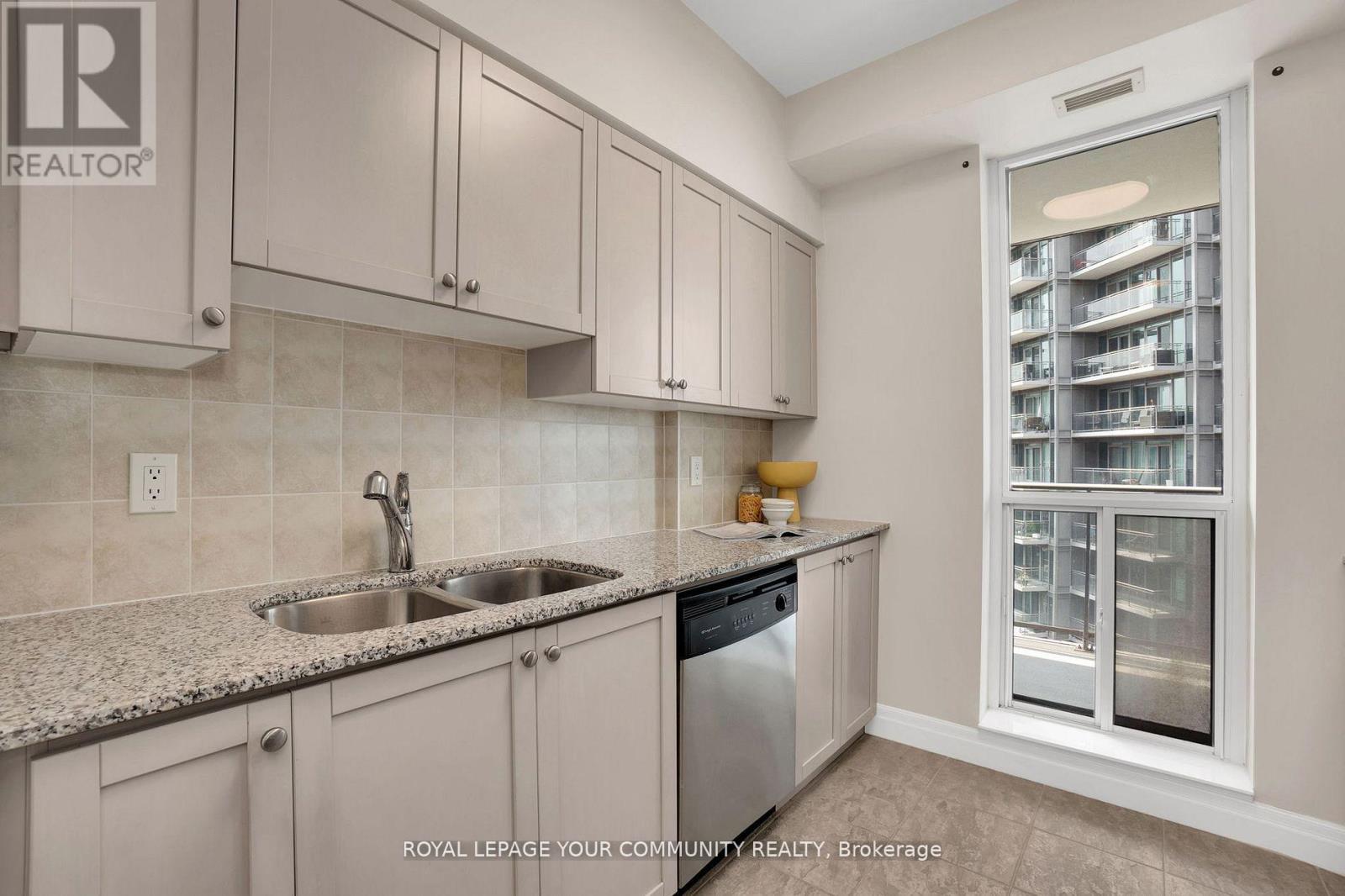 1506 - 2119 Lake Shore Boulevard W, Toronto, Ontario  M8V 4E8 - Photo 14 - W12383688