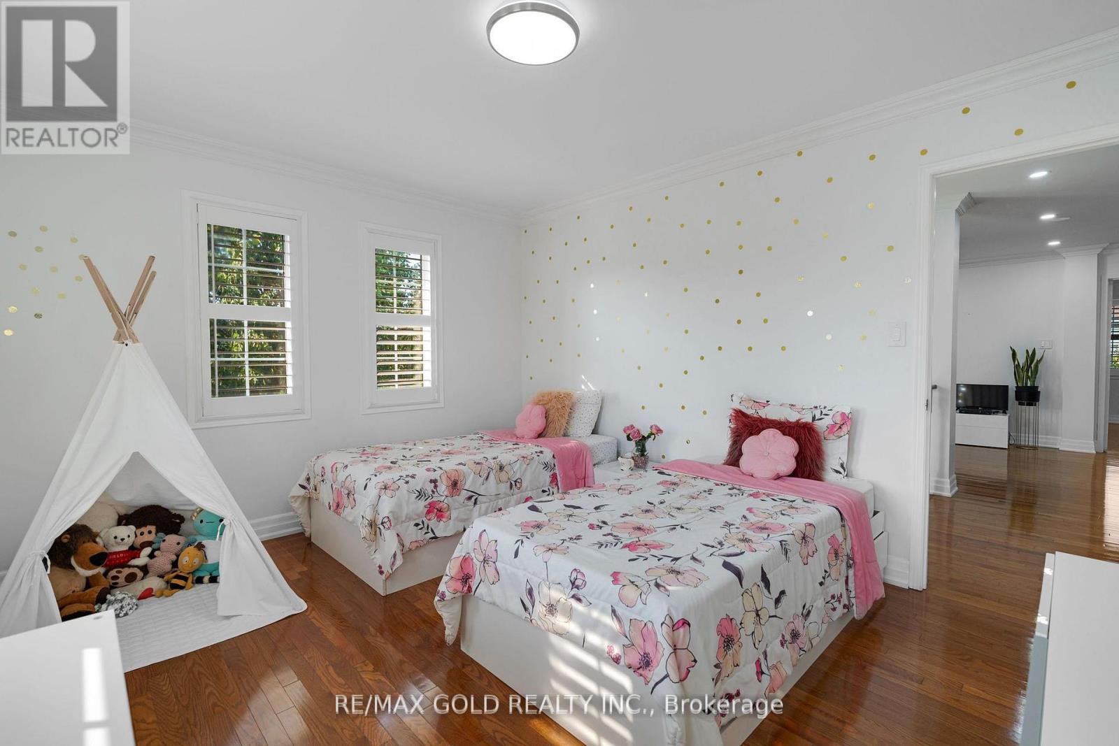 52 Linderwood Drive N, Brampton, Ontario  L7A 1S4 - Photo 18 - W12383747